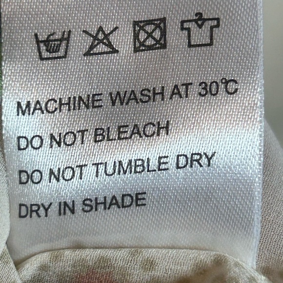 Chicwish Floral Puff Sleeve Blouse‎ in Cream and Red - Picture 8 of 8